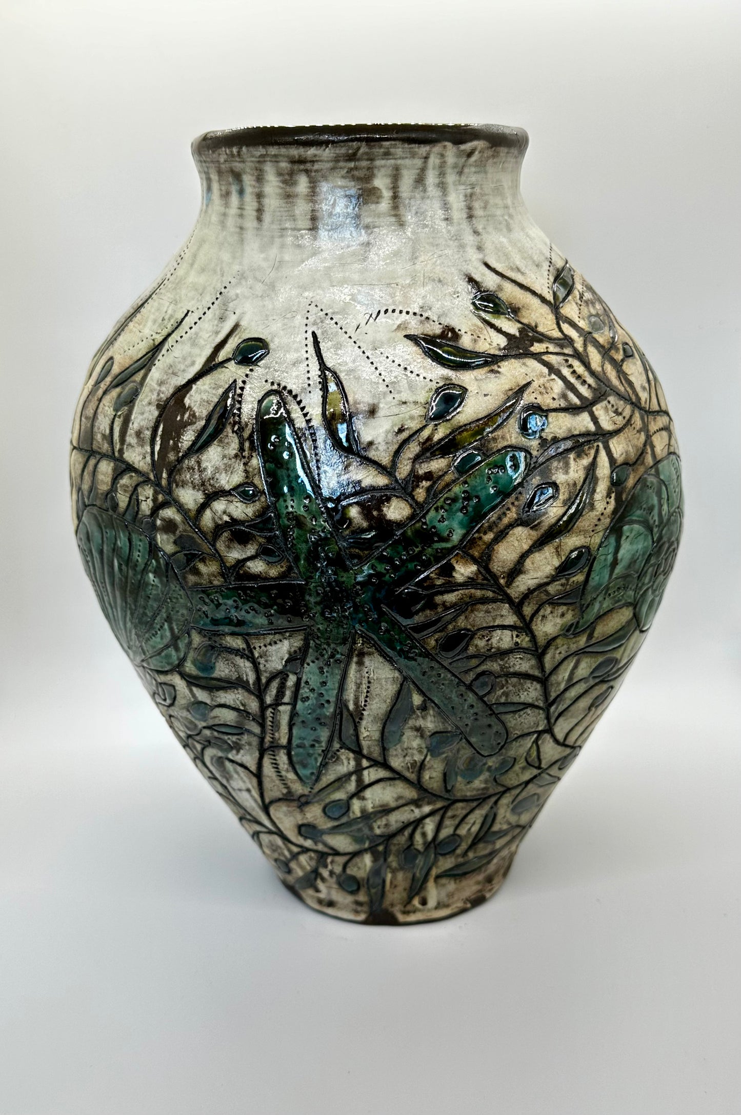 Black Stoneware Seashell Vase